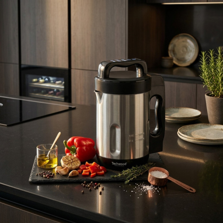 Heated stainless steel blender